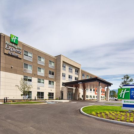 Holiday Inn Express & Suites Terrace By Ihg Екстериор снимка
