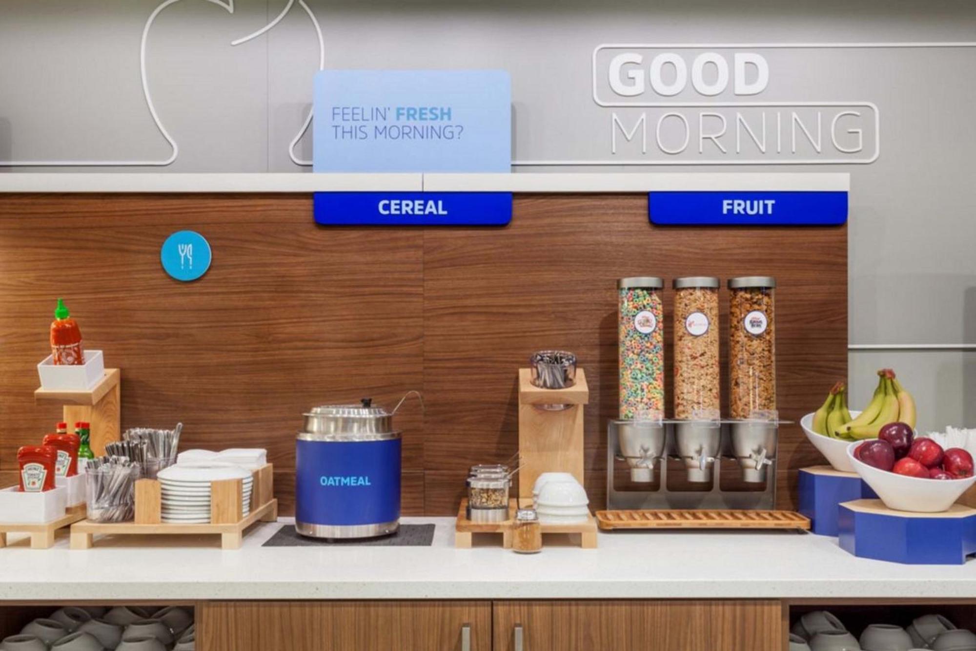 Holiday Inn Express & Suites Terrace By Ihg Екстериор снимка