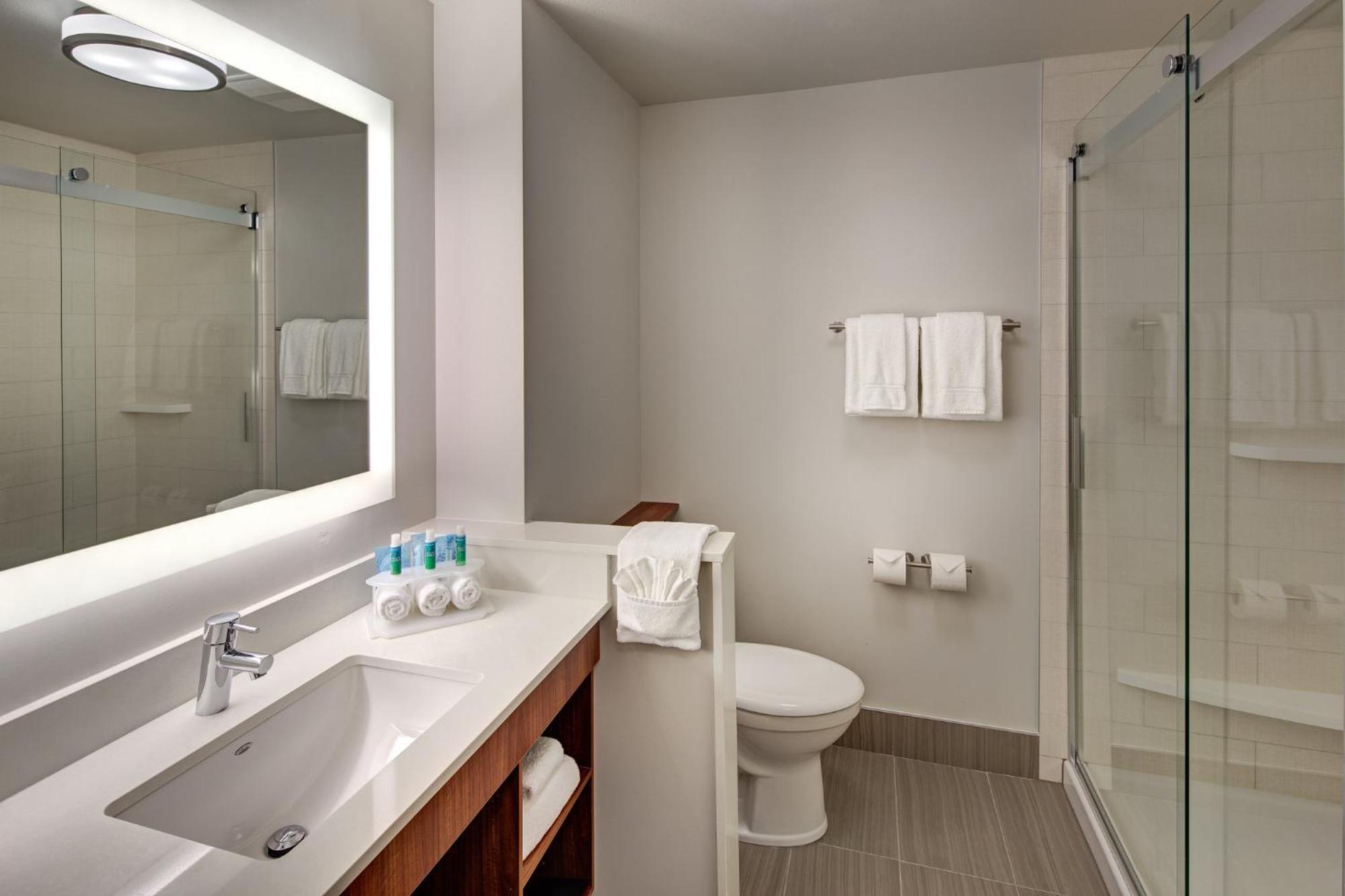 Holiday Inn Express & Suites Terrace By Ihg Екстериор снимка